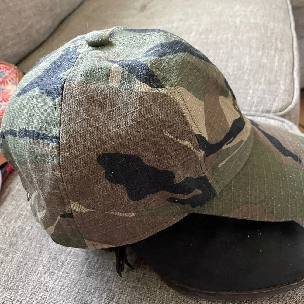 Gap Army Camouflage green buckle strap back embroidered logo trucker cap hat